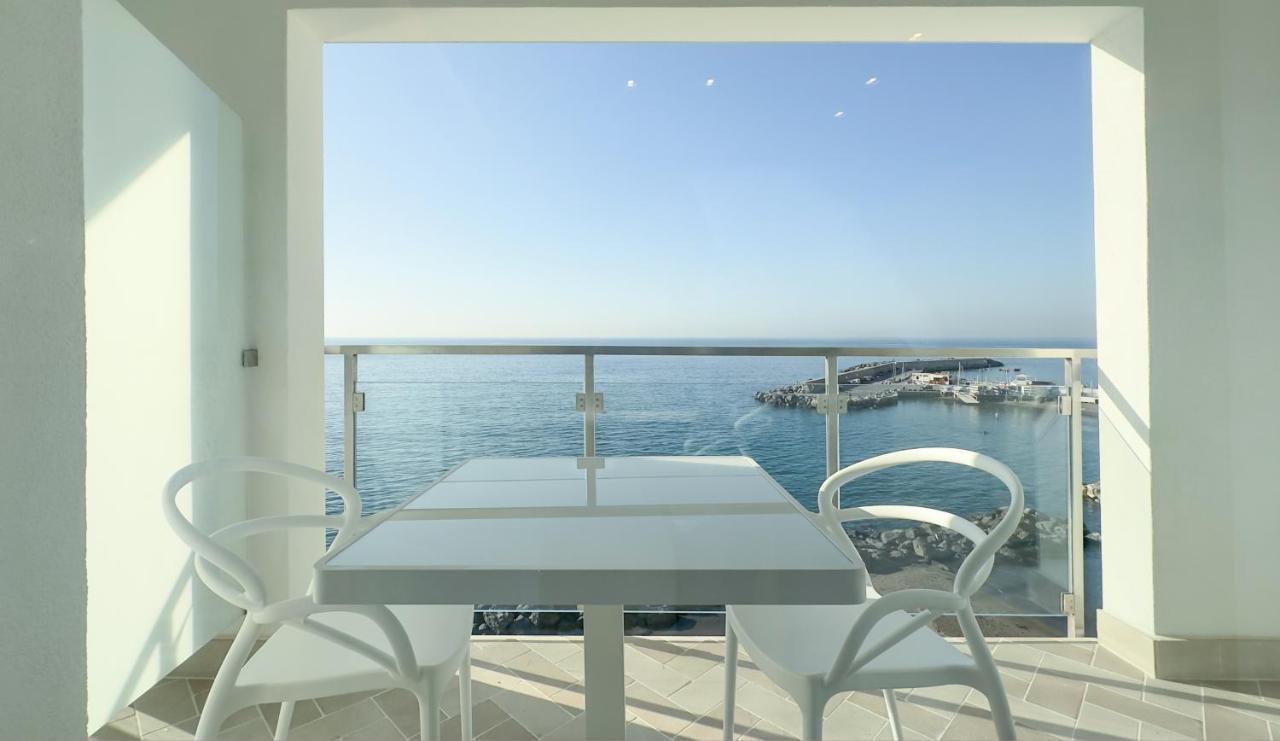 Hotel Giosue' A Mare Sorrento Meta Exterior photo