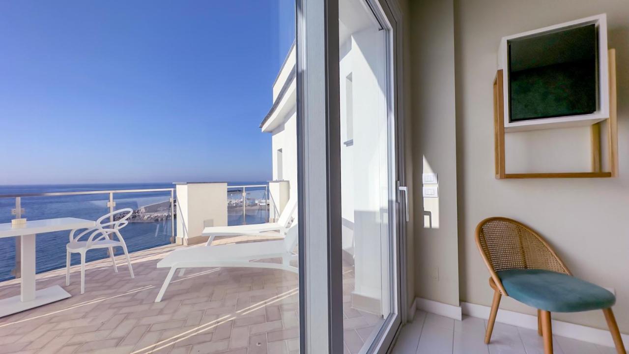Hotel Giosue' A Mare Sorrento Meta Exterior photo