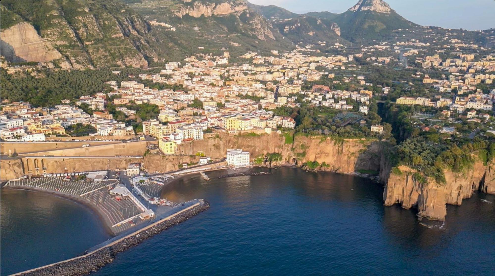 Hotel Giosue' A Mare Sorrento Meta Exterior photo