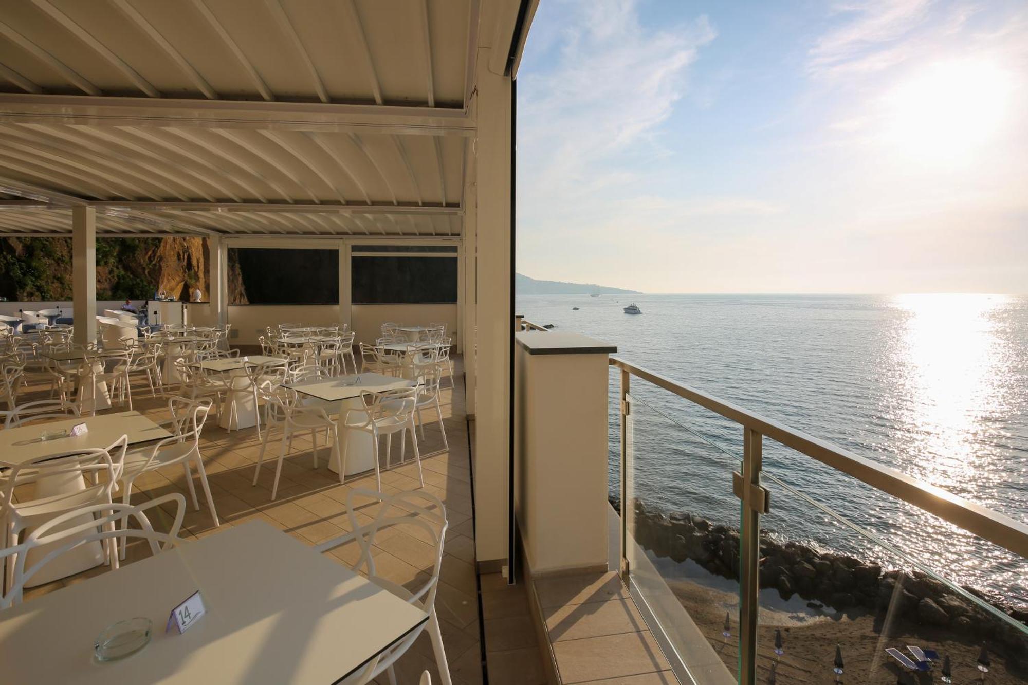 Hotel Giosue' A Mare Sorrento Meta Exterior photo