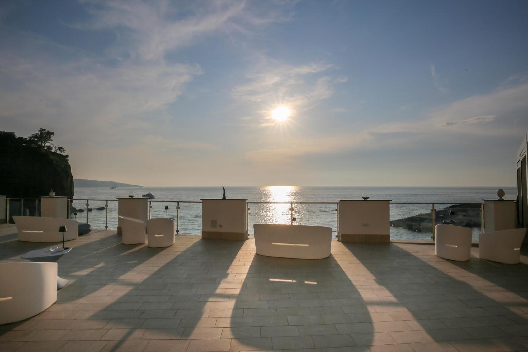 Hotel Giosue' A Mare Sorrento Meta Exterior photo